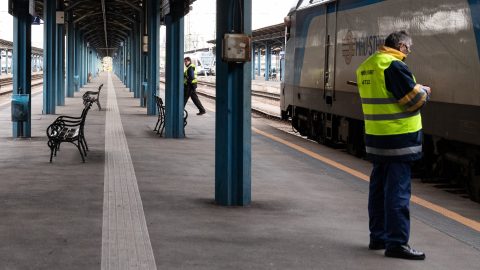 Munkavállalók százainak tartozik a MÁV