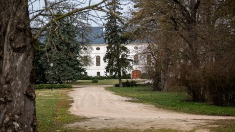 Próbaideje alatt napközis gyerekeknek tarthatott foglalkozást a bicskei pedofil nevelő