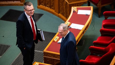 Cáfolja a tárca a tankerületi beszerzési stopot