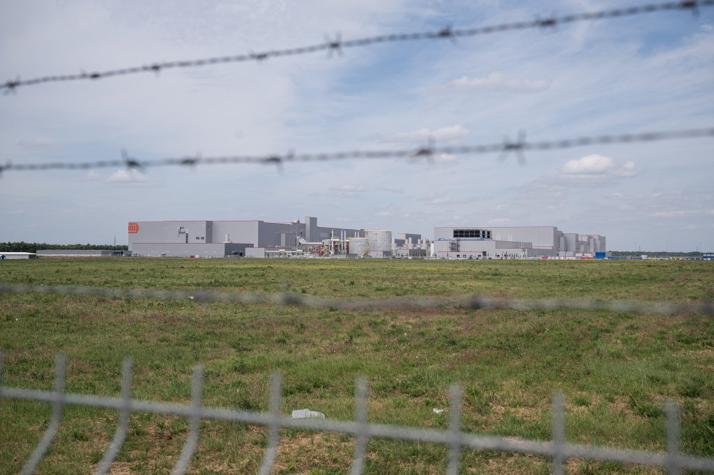 Tűz ütött ki egy dél-koreai akkumulátorgyárban, legalább 21 emberről nincs információ