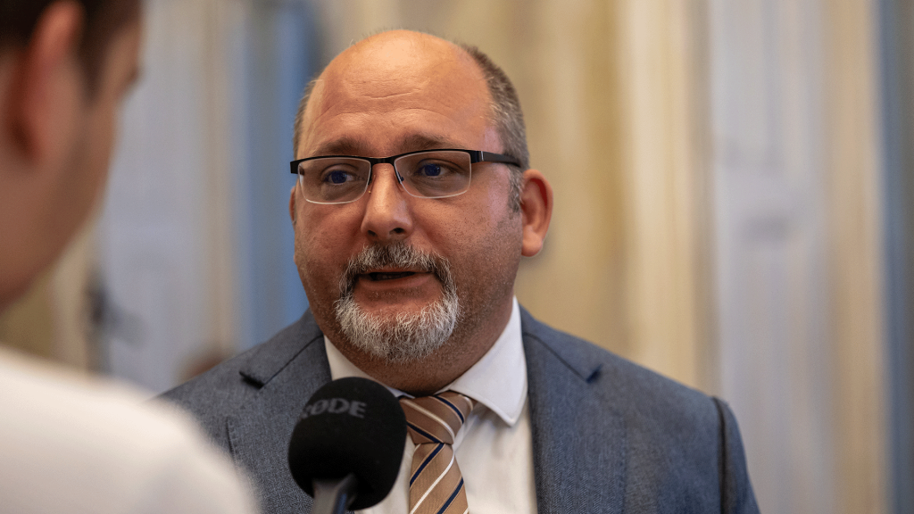 Csárdi Antal: Rendkívül kellemetlen volt az LMP-nek, hogy a Fidesz Vitézy mögé állt