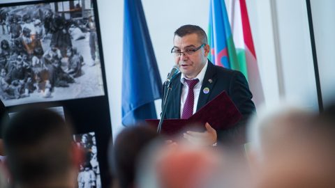 Jogerősen négy év fogházat kapott Agócs János, az Országos Roma Önkormányzat volt elnöke