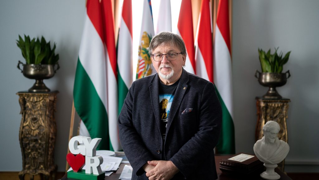 Telex: A szavazatok újraszámlálását kérte Dézsi Csaba András