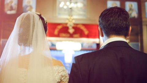 Összeházasodott 31 évvel fiatalabb nevelt fiával egy orosz nő