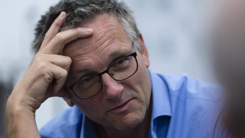 Megmagyarázhatatlanul tűnt el egy görög szigeten a népszerű brit tévédoktor
