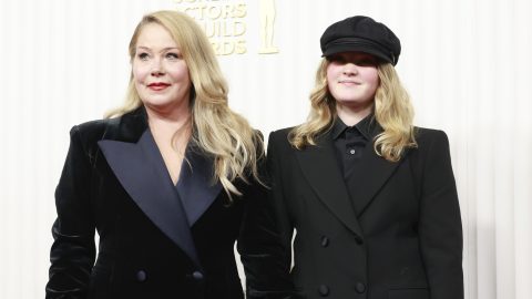 A szklerózis multiplexszel küzdő Christina Applegate lánya elmondta, hogyan segített neki édesanyja megérteni, mennyire fájdalmas számára a járás