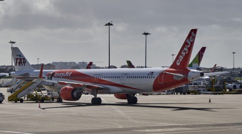 Sokan elsírnák magukat, ha két óra alvás után arra ébrednének, amire az EasyJet egyik utasának kellett