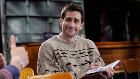 Jake Gyllenhaal azt mondja, sok előnye van annak, hogy jogilag vaknak számít