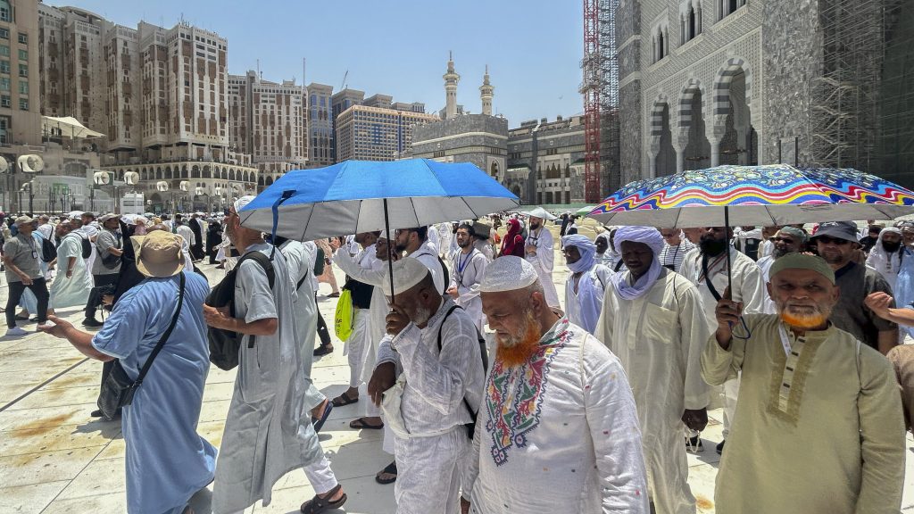 More than two hundred foreigners died in the heat of Mecca