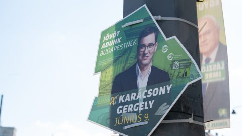 Menhelyekre kerülnek a II. kerület választási plakátjai