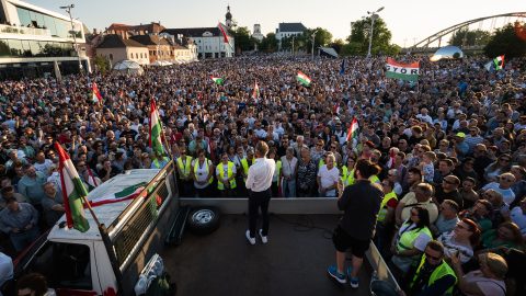 „Tényleg életet ment, aki a Fideszre szavaz?” – tömegeket vonzott Magyar Péter Győrben