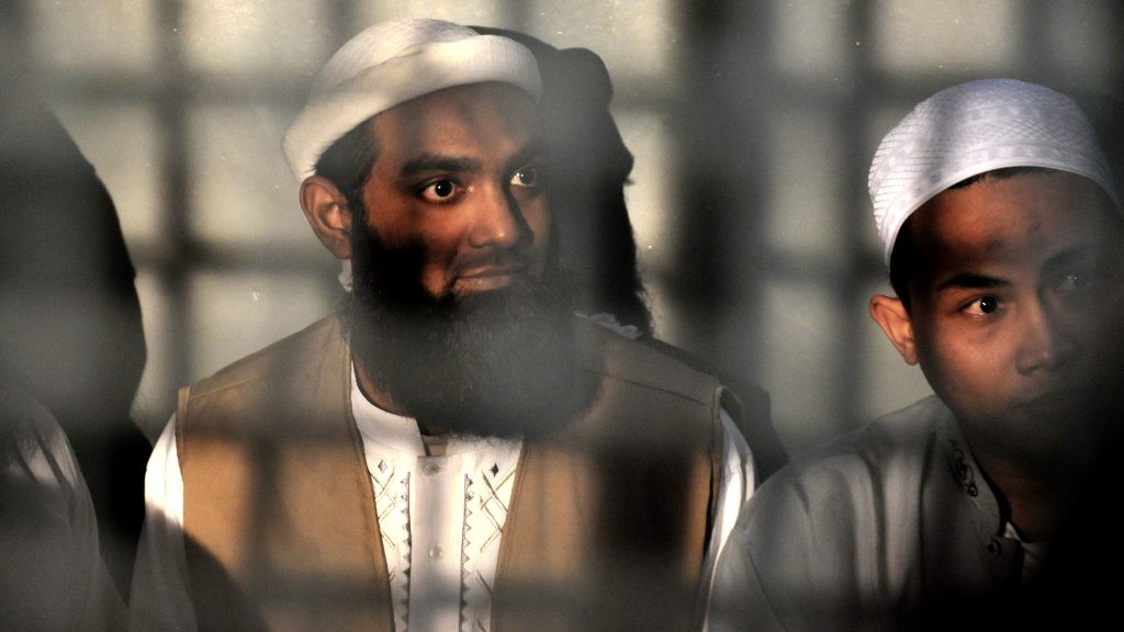 Bejelentette a feloszlását az al-Kaida kötelékébe tartozó iszlamista terrocsoport