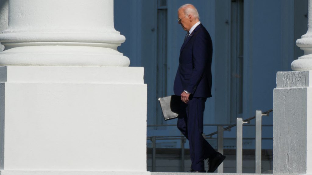 NYT: Biden tovább kampányol, de a visszalépés lehetőségét is mérlegeli