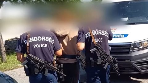 Letartóztatták az antifa-támadások újabb német gyanúsítottját, 30 milliós óvadékkal bűnügyi felügyeletbe kerülhet