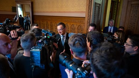 Cáfolta Szijjártó vádjait az Európai Bizottság magyar képviselete Lukoil-ügyben