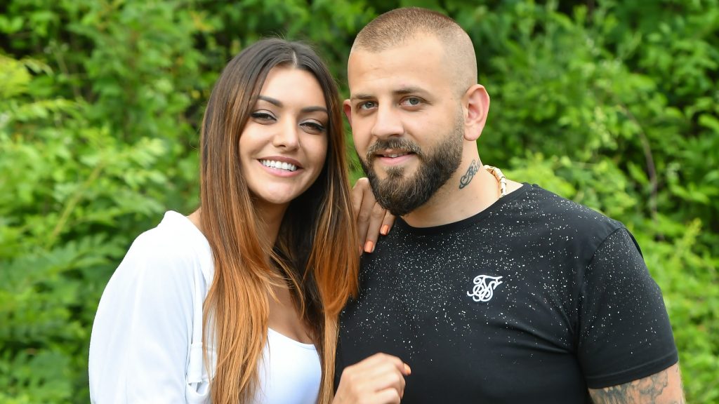 „Egy jó feleség a férjének szeretne tetszeni” – Kulcsár Edinával közölte G.w.M, szőkén jobban tetszik neki, így gondolkodik a festetésen