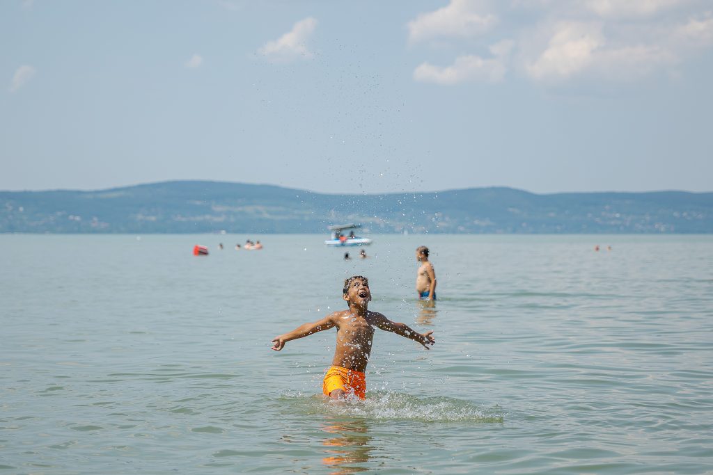 Váratlanul csaphat le a vihar és a hidegfront a Balatonra