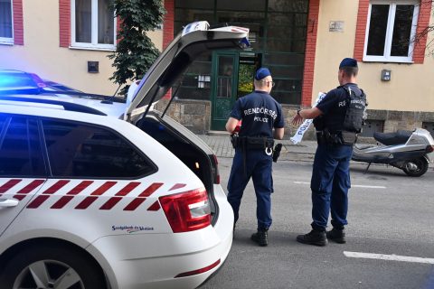 Bevallotta tettét a taxis, aki leszúrta a cigarettafüst matt reklamáló szomszédját Angyalföldön