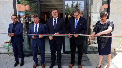 Hathavi jutalmat szavaztak meg a fideszesek a leváltott polgármesterüknek Sárospatakon