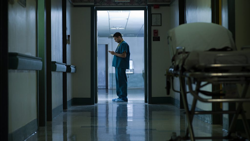 Kóros elmeállapotú a betegét szexre kényszerítő budapesti háziorvos