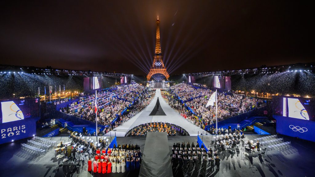 Céline Dion, Lady Gaga, Szajna, Zidane – képeken a párizsi olimpia grandiózus megnyitója