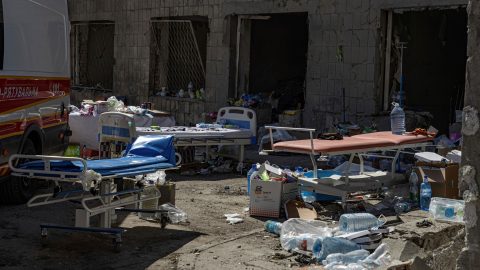 A lebombázott kijevi gyermekkórházban ápolt gyerekek magyarországi ellátását szervezi meg egy orvoscsapat