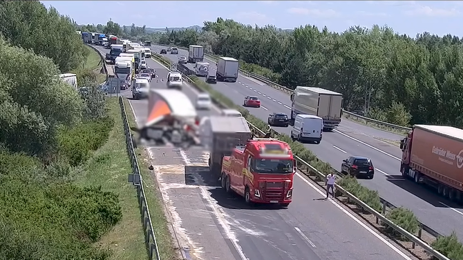 Videót tettek közzé a pénteki halálos kamionos balesetről