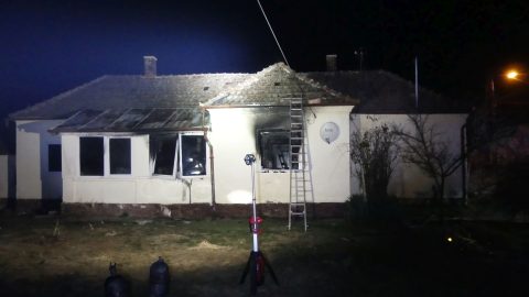 Bosszúból leégette a barátnője házát, majd elküldte neki a róla készített videót