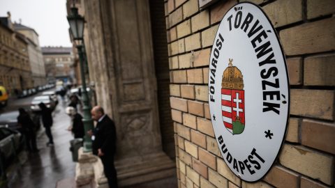 A bíróság szerint alaptörvény-ellenes, hogy a társadalombiztosító nem ad támogatást beszédpótló eszközre