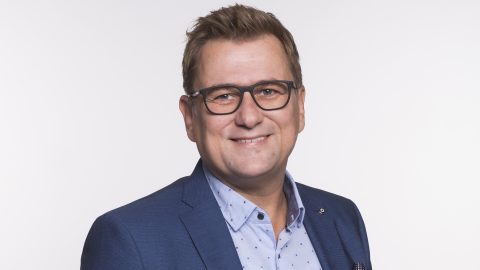 Előbb mondtuk volna, hogy Kurt Russell van a fotón, amit Anger Zsolt magáról osztott meg