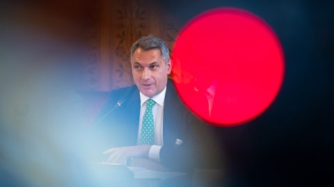 Lázár János keményen beleállt Mészáros Lőrincbe