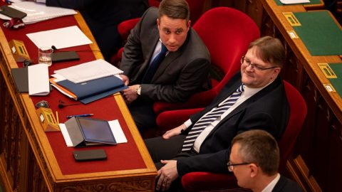 Reagált a kormány arra, hogy a börtönben 189 milliót keresett Schadl György