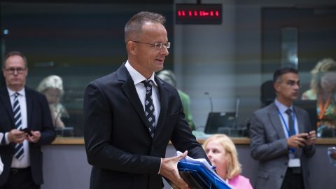 Szijjártó a magyar ellenzék aktivistájának nevezte David Pressmant, és leháborúpártizta a litván külügyminisztert