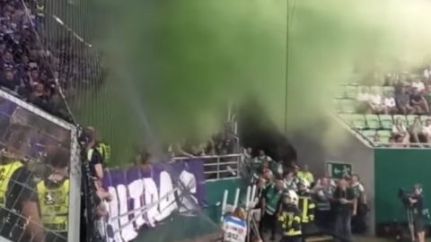 Azonosították a férfit, aki zöld füstbombát robbantott az újpesti szektorban, azt mondja, jó heccnek tűnt