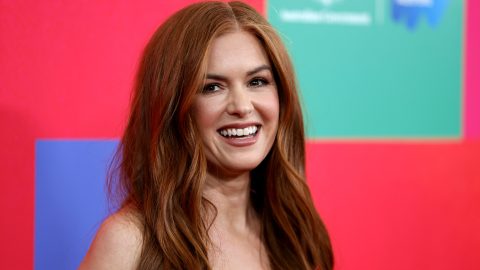 „Prága” – írta Isla Fisher a magyar parlamentről készült fotójához