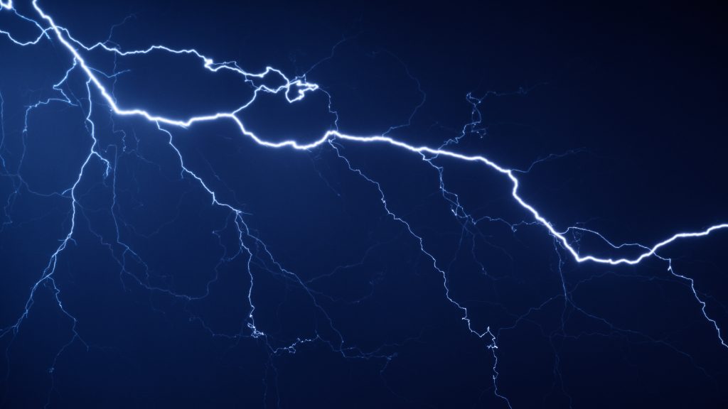 Tombolnak a viharok, villám csapott egy családi házba Budakalászon