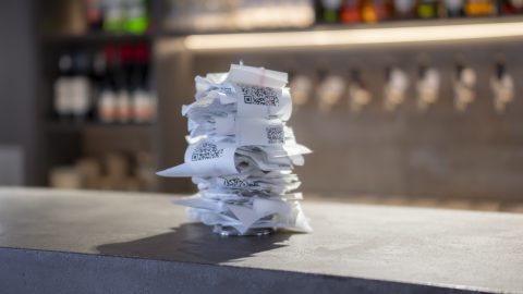 Egy lopott kocsival, ittasan okozott baleset buktatta le az éttermekből notóriusan fizetés nélkül távozó párost
