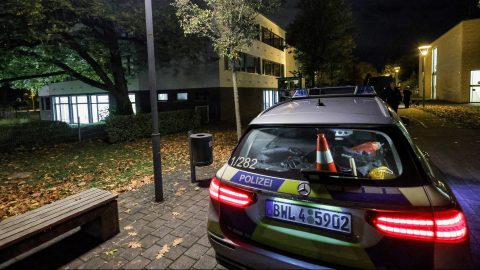 Agyonlőttek egy késekkel fenyegetőző merénylőt Németországban