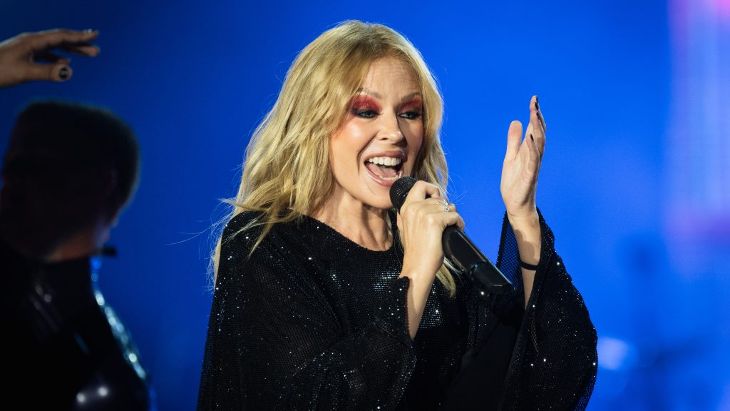 Kylie Minogue a Szigeten mutatta meg, milyen szórakoztató tud lenni egy régimódi popsztár