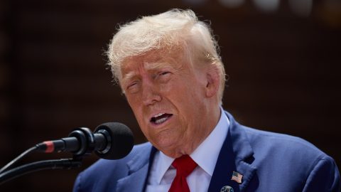 Most magánemberként állítják bíróság elé Trumpot