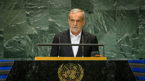 Izrael totális háborúba akarja sodorni a Közel-Keletet azzal, hogy Iránt beleprovokálják a Hezbollah elleni konfliktusba – mondta a perzsa ország elnöke
