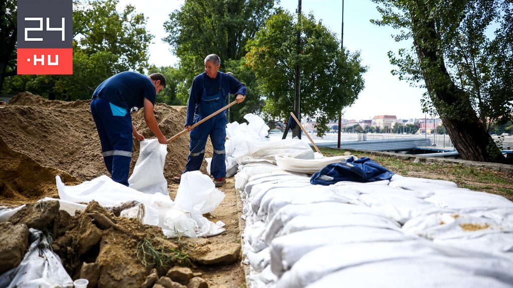 Csak Esztergom és Süttő között járnak a pótlóbuszok