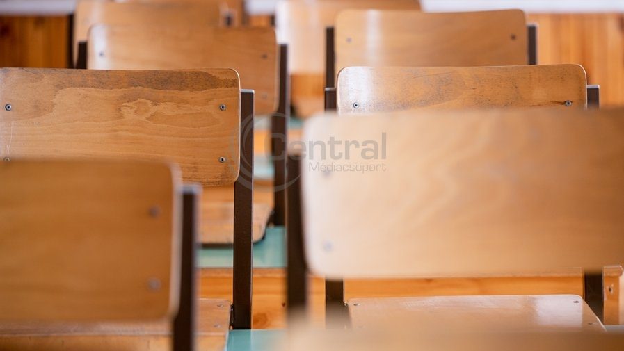 Kisdiákokat vetkőztettek büntetésből egy vidéki iskolában