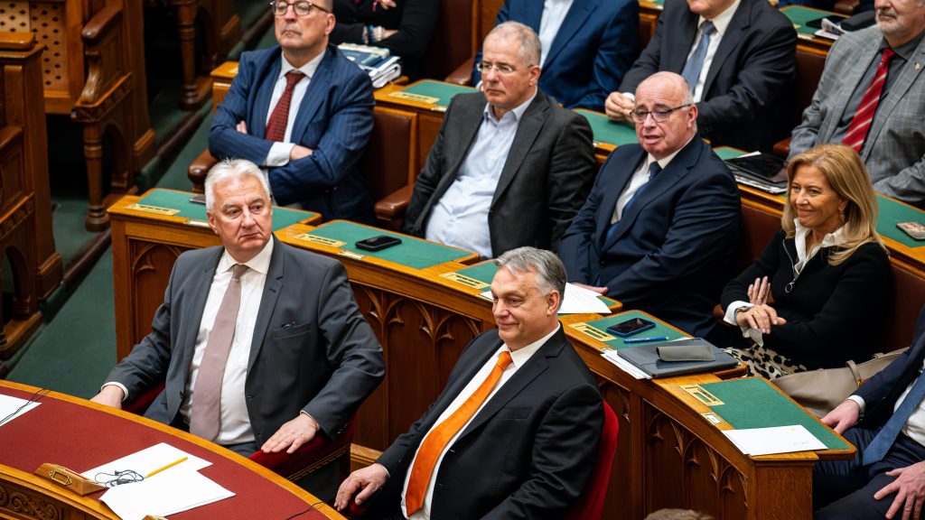 Fidesz-frakció kihelyezett ülése Esztergomban, Orbán Viktor stratégiai iránymutatásával Fidesz-frakció kihelyezett ülése Esztergomban, Orbán Viktor stratégiai iránymutatásával