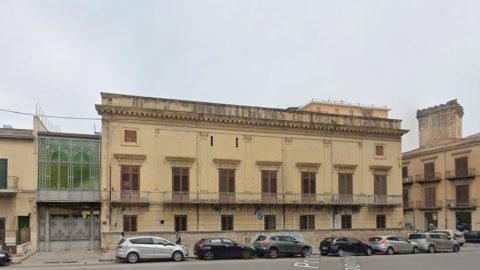 Úgy tűnik, mintha örökké friss rózsaszirmokkal szórtak volna fel egy palermói palotát, de az agyunk átver minket