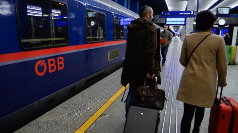 Ha nem muszáj, a napokban ne szálljon vonatra senki Ausztriában