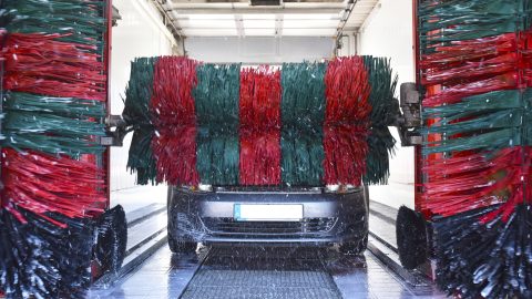 300 ezer forintjába került az automosás egy magyar férfinak, aki ötvenforintosokat dobált kétfrankosok helyett az automatába