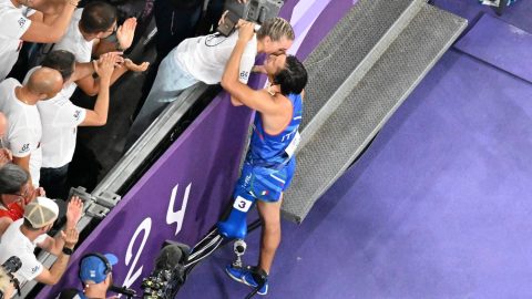 „Anyám sírt az örömtől” – a stadionban kérte meg barátnője kezét az olasz paralimpikon