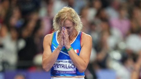 „Remélem, a fiam büszke lesz rám” – elsírta magát a paralimpiák első transznemű sportolója