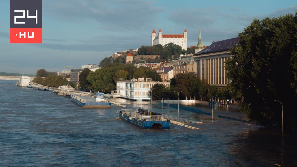 In Slovakia, the water level of the Danube River has already reached 983 cm, and has been falling throughout the country over the past 24 hours.